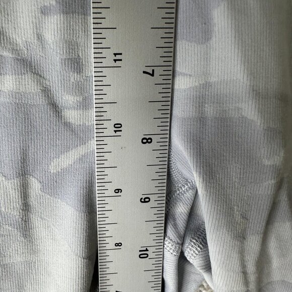 Lululemon Shorts Womens 6 Gray Camo High Rise Bike Biker Athletic Gym Yoga - Picture 4 of 8